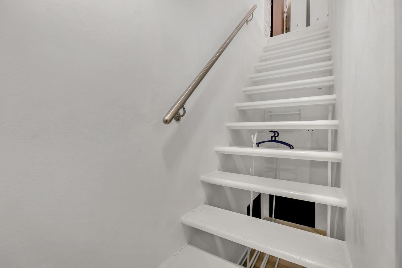 Stazione Centrale Ampio Loft Di Lusso Su 2 Livelli Milan Luaran gambar