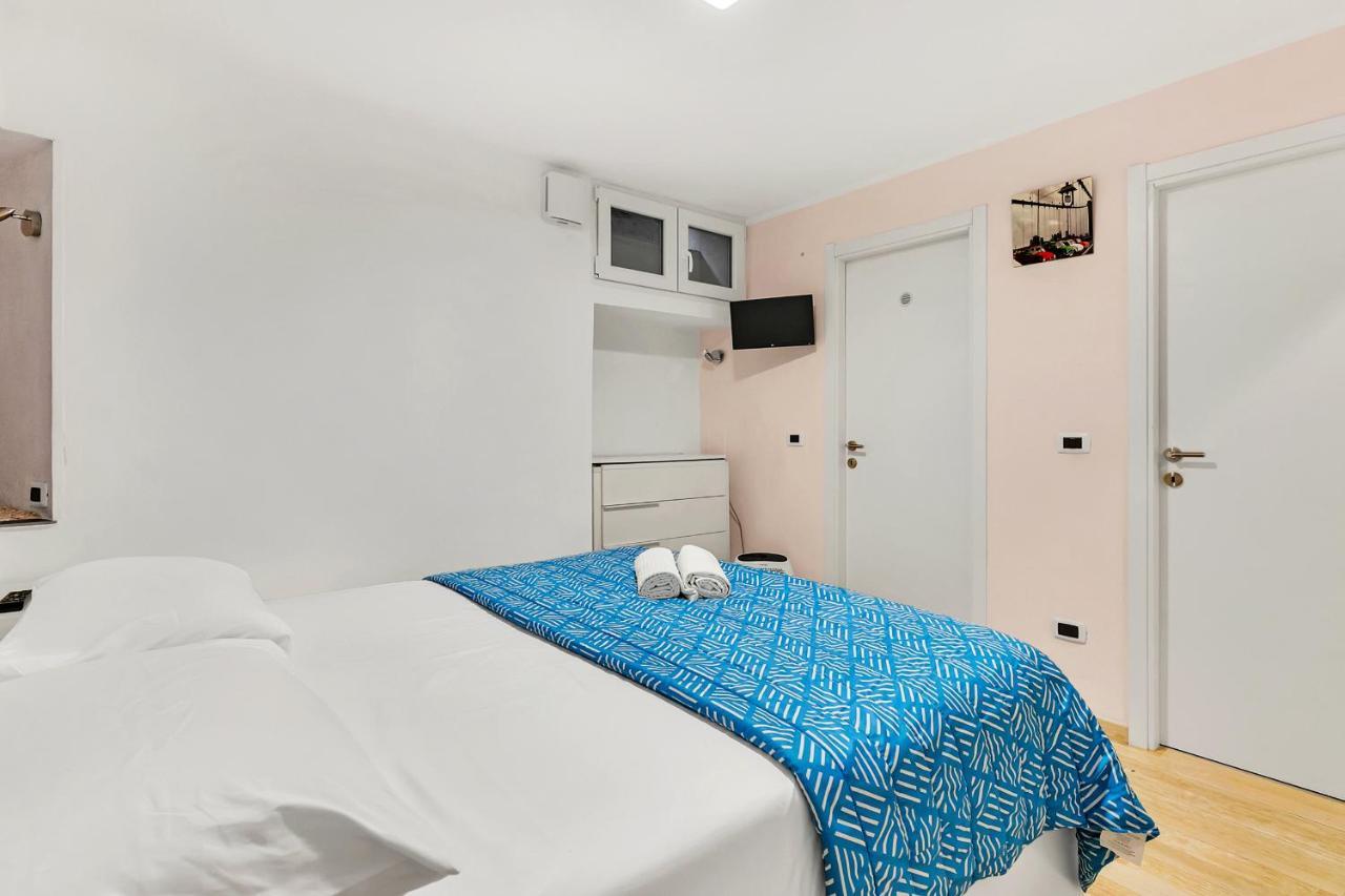 Stazione Centrale Ampio Loft Di Lusso Su 2 Livelli Milan Luaran gambar