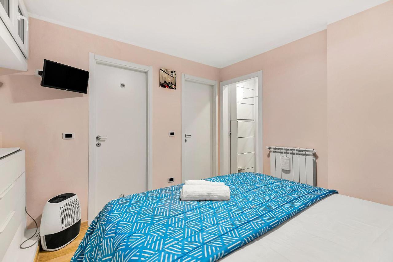 Stazione Centrale Ampio Loft Di Lusso Su 2 Livelli Milan Luaran gambar