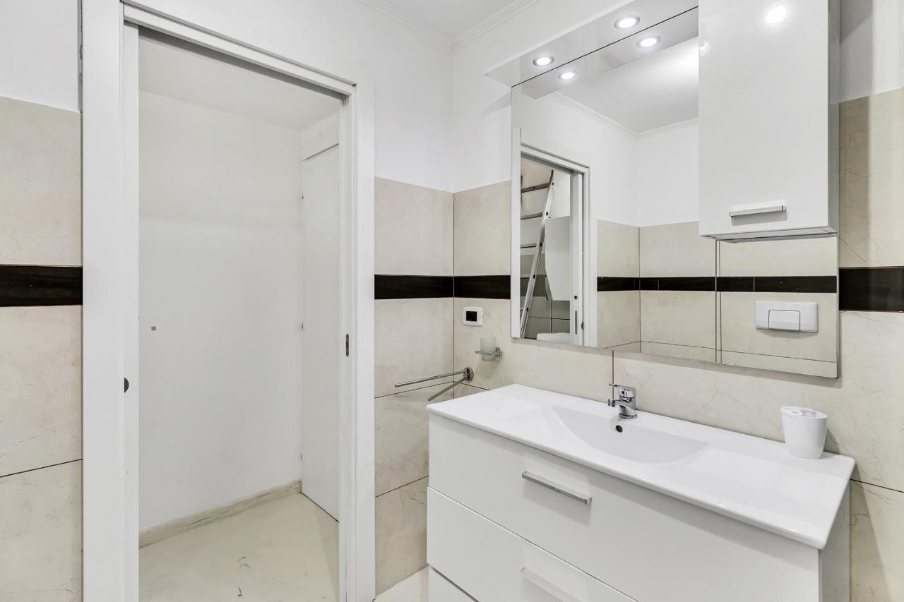 Stazione Centrale Ampio Loft Di Lusso Su 2 Livelli Milan Luaran gambar